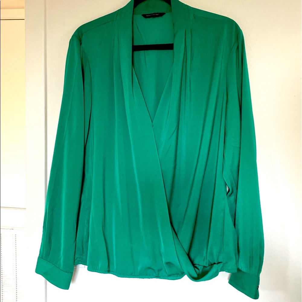 Silky Long sleeve wrap top with closure